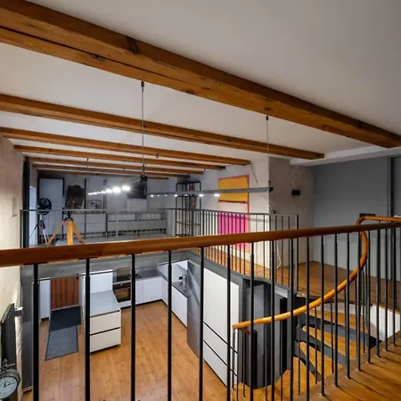 Old Town Loft Duplex, 24h7d Self Check In Loft * 里加